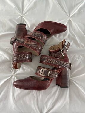 Freebird by Steven Jaclynn Red Heels 9 New